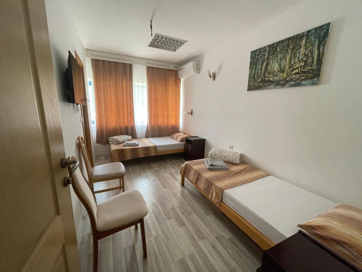 Heater Sleep Nis Hostel Bagian luar foto